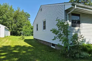 2109 W 22nd St, Duluth, MN 55811 - Photo 3