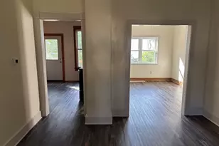 826 E 6th St, Duluth, MN 55805 - Photo 9