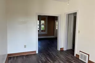 826 E 6th St, Duluth, MN 55805 - Photo 11