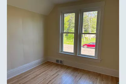 826 E 6th St, Duluth, MN 55805 - Photo 25
