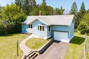 809 N Robin Ave, Duluth, MN 55811 - Photo 1