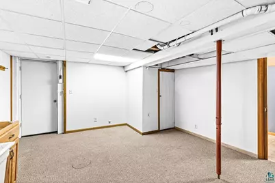 809 N Robin Ave, Duluth, MN 55811 - Photo 33