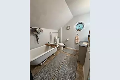 2130 E 11th Ave, Hibbing, MN 55746 - Photo 11