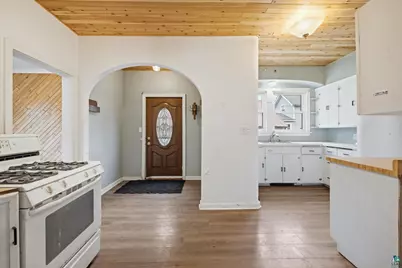 217 NW 3rd Ave, Chisholm, MN 55719 - Photo 11