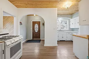 217 NW 3rd Ave, Chisholm, MN 55719 - Photo 11