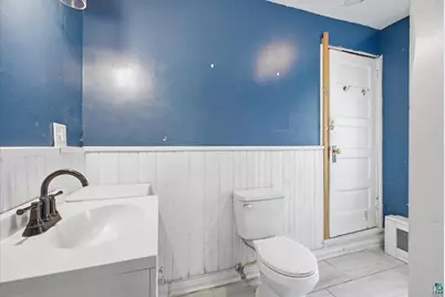 217 NW 3rd Ave, Chisholm, MN 55719 - Photo 23