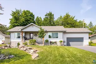 231 Chambersburg Dr, Duluth, MN 55811 - Photo 1