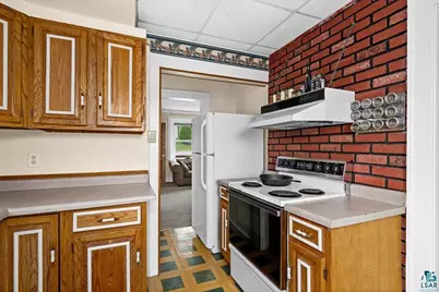 2306 W 12th St, Duluth, MN 55806 - Photo 7
