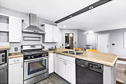 832 Charles Ave, Duluth, MN 55807 - Photo 15