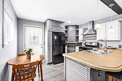 832 Charles Ave, Duluth, MN 55807 - Photo 17