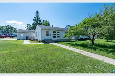 2714 Diane Ln, Hibbing, MN 55746 - Photo 1