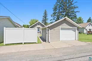 920 N 21st St, Superior, WI 54880 - Photo 17