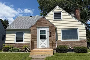 2713 W 7th St, Duluth, MN 55806 - Photo 1