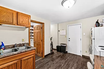 217 E 7th St, Duluth, MN 55805 - Photo 17