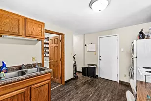 217 E 7th St, Duluth, MN 55805 - Photo 17