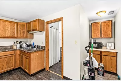 217 E 7th St, Duluth, MN 55805 - Photo 21
