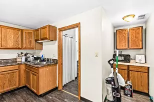 217 E 7th St, Duluth, MN 55805 - Photo 21