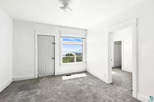 217 E 7th St, Duluth, MN 55805 - Photo 59