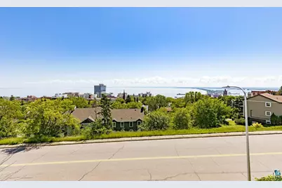 217 E 7th St, Duluth, MN 55805 - Photo 3