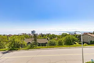 217 E 7th St, Duluth, MN 55805 - Photo 3