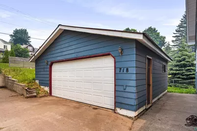 718 N 1st Ave E, Duluth, MN 55805 - Photo 37