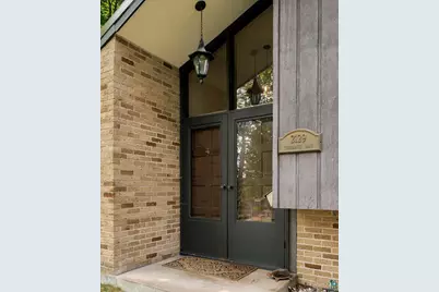 2129 Woodhaven Ln, Duluth, MN 55803 - Photo 11