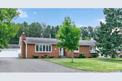 312 W Rainbow St, Duluth, MN 55811 - Photo 1