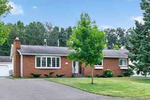 312 W Rainbow St, Duluth, MN 55811 - Photo 1