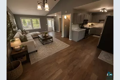 831 Commonwealth Ave, Duluth, MN 55808 - Photo 9