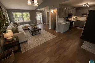 831 Commonwealth Ave, Duluth, MN 55808 - Photo 9