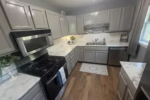 831 Commonwealth Ave, Duluth, MN 55808 - Photo 11