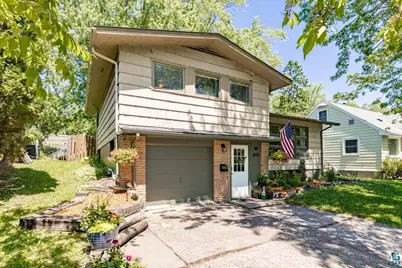 4119 Pitt St, Duluth, MN 55804 - Photo 1