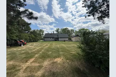 8 13th St NW, Chisholm, MN 55719 - Photo 5