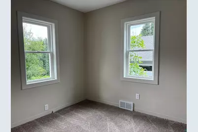 110 W Toledo St, Duluth, MN 55811 - Photo 17