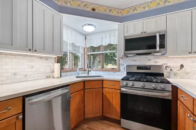 2016 E 3rd St, Duluth, MN 55812 - Photo 7
