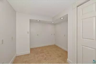 1727 E Superior St, Duluth, MN 55804 - Photo 13