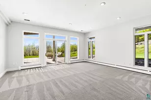 2906 W 15th St, Duluth, MN 55806 - Photo 57