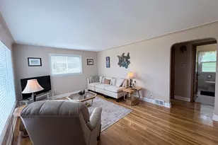 1031 W Skyline Pkwy, Duluth, MN 55806 - Photo 5
