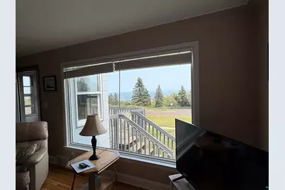 1031 W Skyline Pkwy, Duluth, MN 55806 - Photo 7