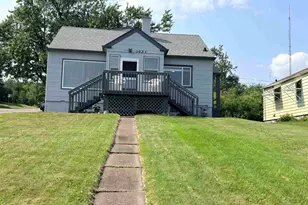 1031 W Skyline Pkwy, Duluth, MN 55806 - Photo 1
