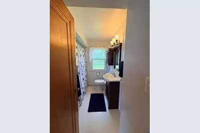 1031 W Skyline Pkwy, Duluth, MN 55806 - Photo 13