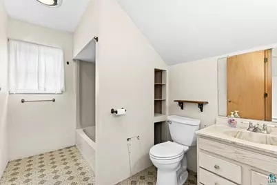 703 E 5th St, Superior, WI 54880 - Photo 29