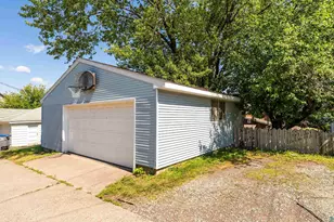 819 E 7th St, Duluth, MN 55805 - Photo 33