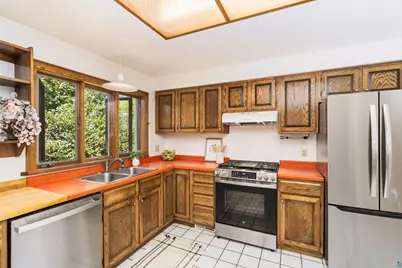 819 E 7th St, Duluth, MN 55805 - Photo 13