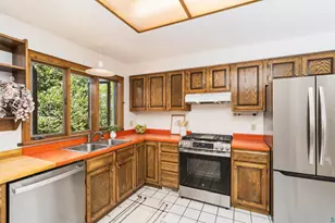 819 E 7th St, Duluth, MN 55805 - Photo 13