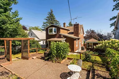 819 E 7th St, Duluth, MN 55805 - Photo 31