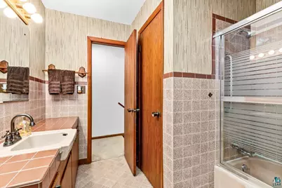 2705 Jean Duluth Rd, Duluth, MN 55804 - Photo 19