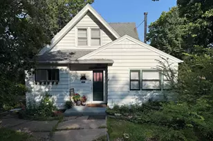 614 Sparkman Ave, Duluth, MN 55803 - Photo 1