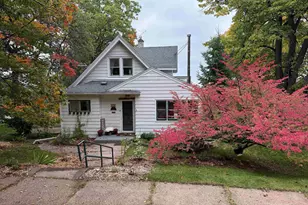 614 Sparkman Ave, Duluth, MN 55803 - Photo 1