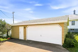 619 N 42nd Ave W, Duluth, MN 55807 - Photo 41